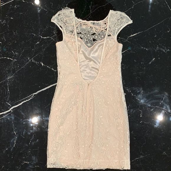 Lace dress Lipsy London, light pink, low cut back, perfect condition - Picture 7 of 10